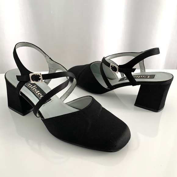 Kenneth Cole Unlisted Mary Jane Heels 